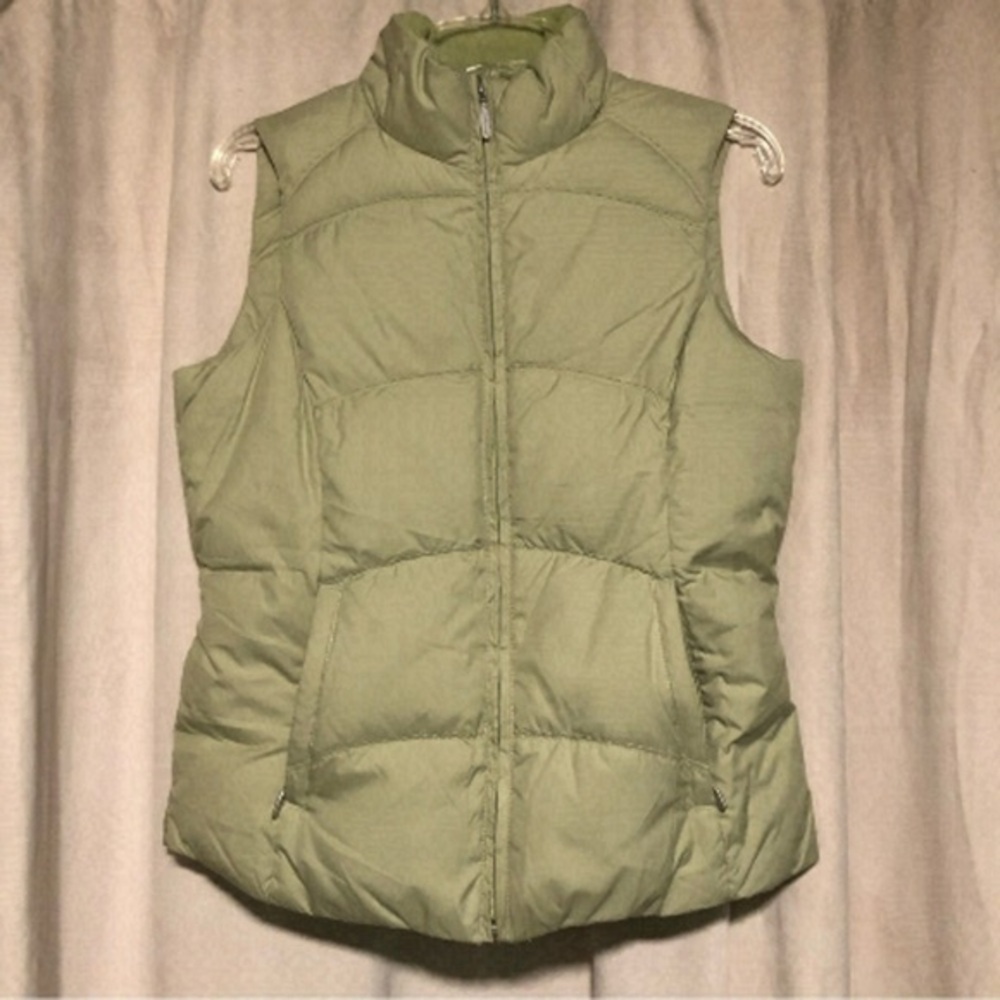 EDDIE Bauer Down Filled Puffer Vest Light Green Womens Size XS
2007 Small Spots